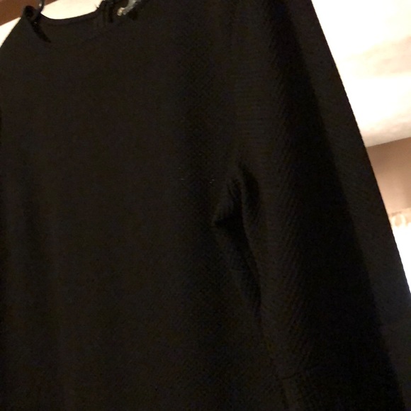 Super cute & fun little black dress - Picture 2 of 5